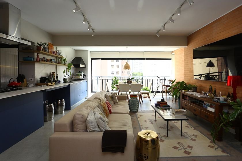 Apartamento com 2 suítes e varanda
